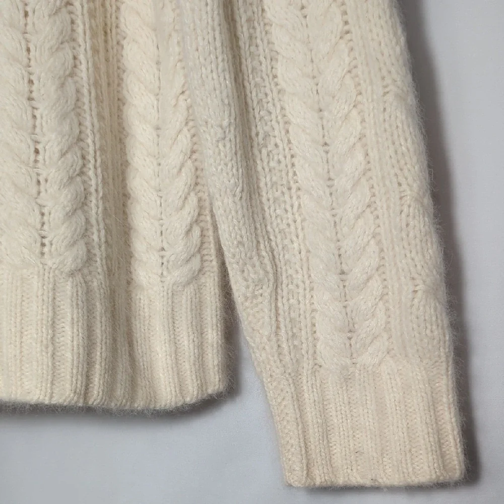 J. Crew Handknit Cozy Cream Cable Knit Sweater Wool‎ Angora Quiet Luxury Small